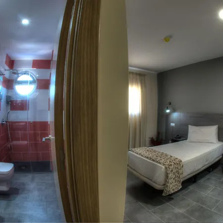 ホテル Puerto Canteras 3*